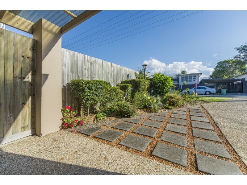 2/25 Ashbourne Terrace, Biggera Waters QLD 4216