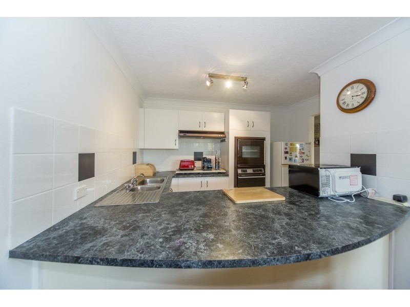 7/42 Falkinder Avenue, Paradise Point QLD 4216