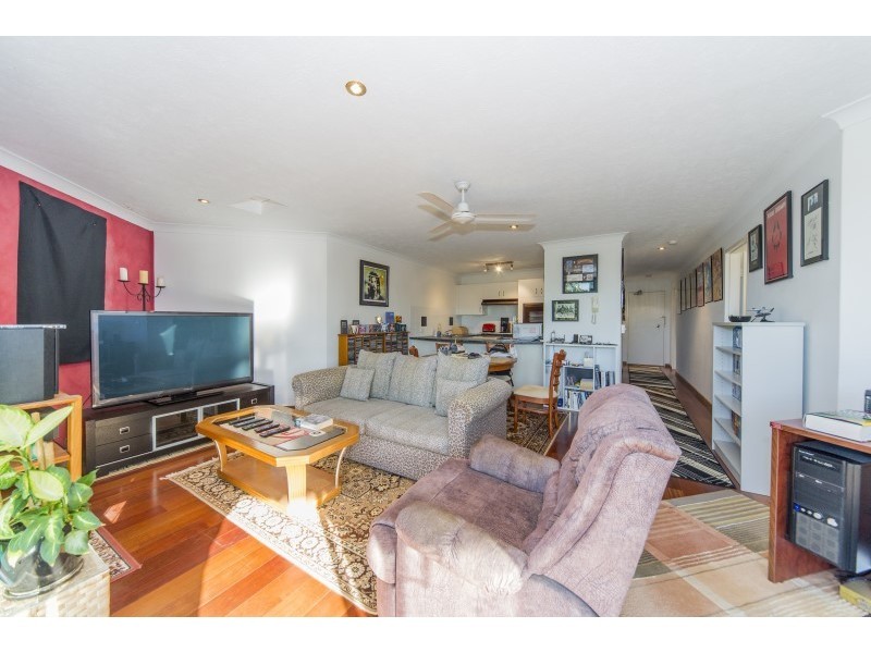 7/42 Falkinder Avenue, Paradise Point QLD 4216