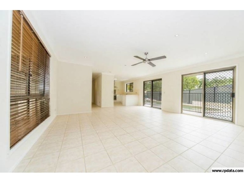 1/8 Jean Street, Labrador QLD 4215