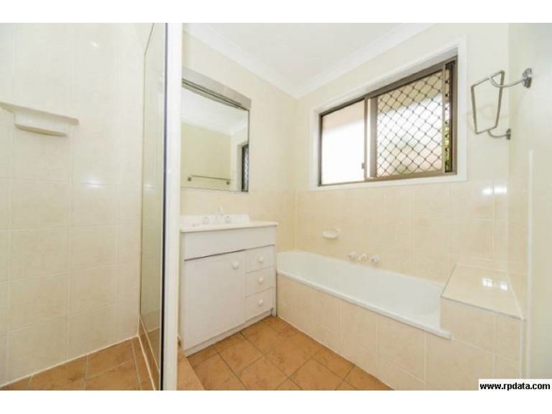 1/8 Jean Street, Labrador QLD 4215