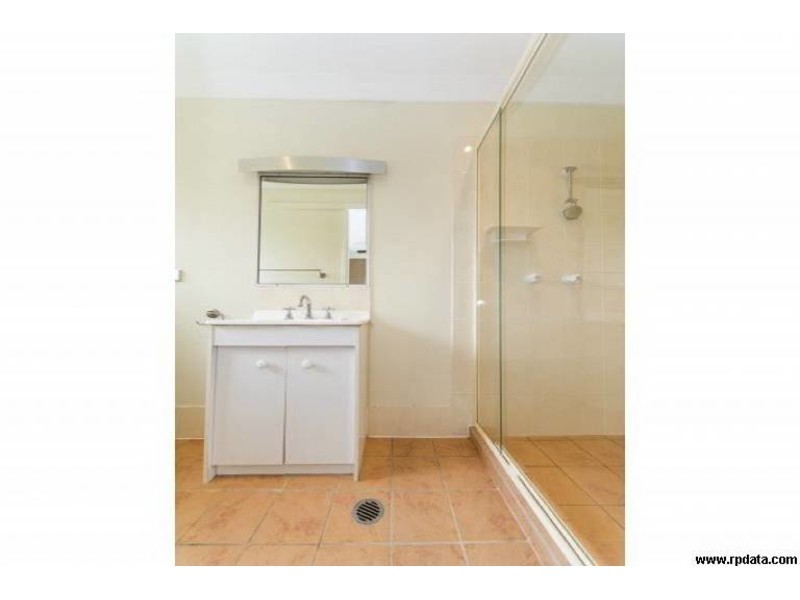 1/8 Jean Street, Labrador QLD 4215