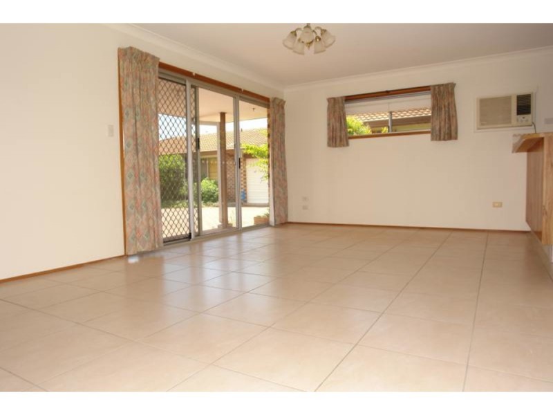 2/34 Nankeen Avenue, Paradise Point QLD 4216