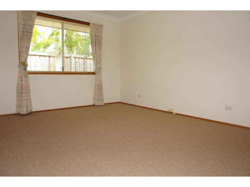 2/34 Nankeen Avenue, Paradise Point QLD 4216