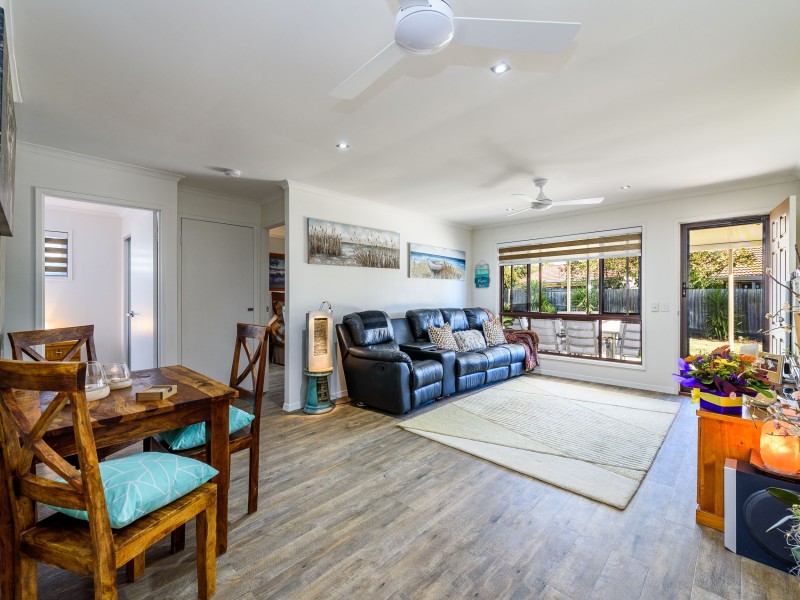 2/13 Jean Street, Labrador QLD 4215