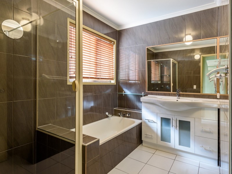 1/18 Hentdale Court, Labrador QLD 4215