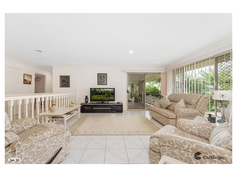 1 Leura Place, Helensvale QLD 4212