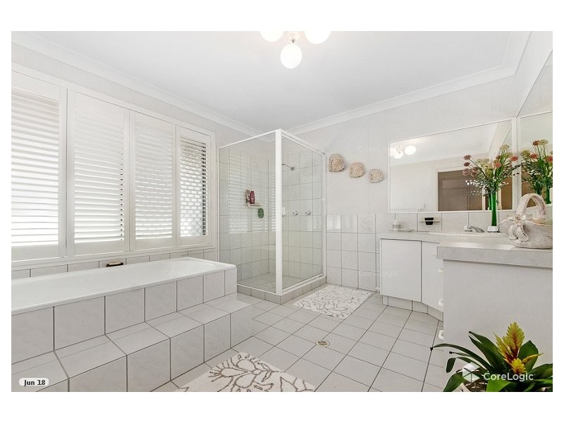 1 Leura Place, Helensvale QLD 4212