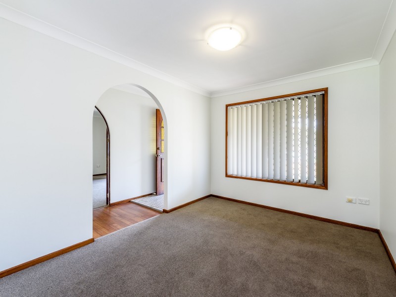9 Blaxland Avenue, Paradise Point QLD 4216