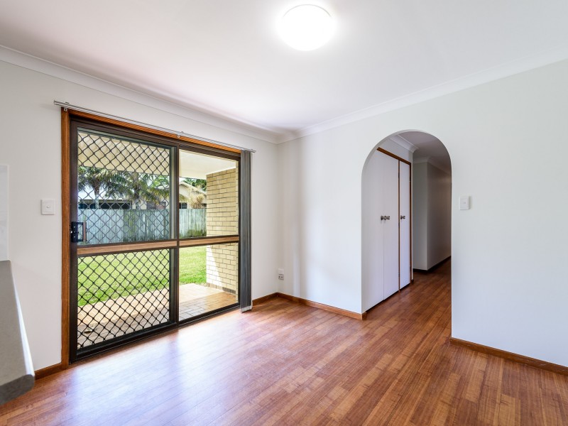9 Blaxland Avenue, Paradise Point QLD 4216