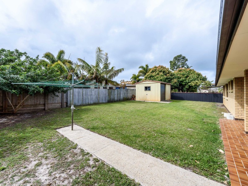 9 Blaxland Avenue, Paradise Point QLD 4216