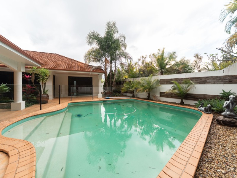 69 Arun Drive, Arundel QLD 4214