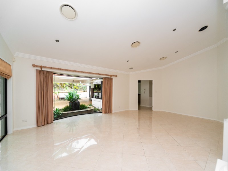 69 Arun Drive, Arundel QLD 4214