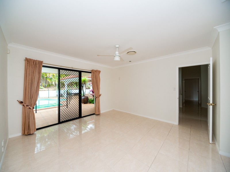 69 Arun Drive, Arundel QLD 4214