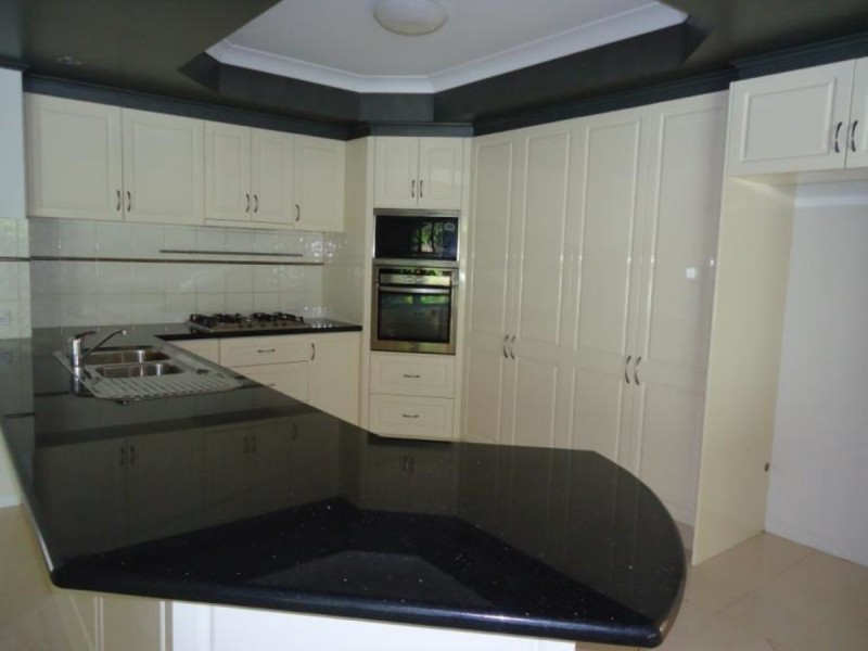 69 Arun Drive, Arundel QLD 4214