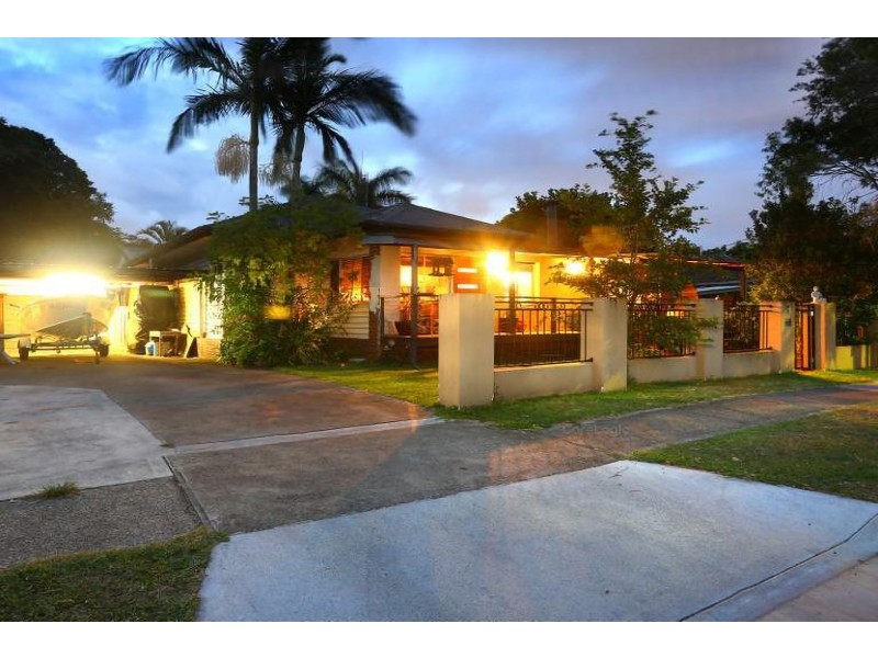 14 Ernest Street, Labrador QLD 4215