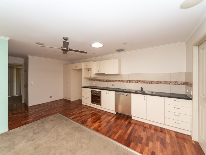 2/185 Musgrave Avenue, Labrador QLD 4215