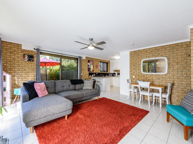 4/17 Huth Street, Labrador QLD 4215