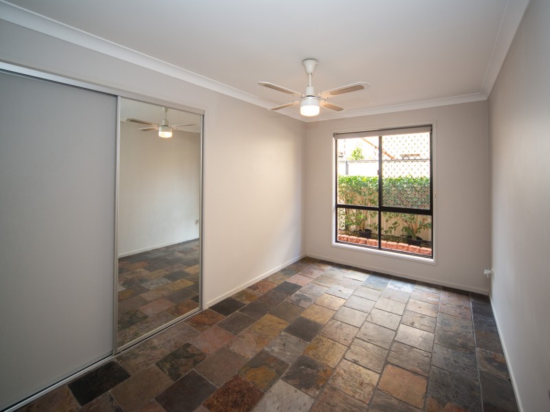 2/19 Mallard Avenue, Paradise Point QLD 4216