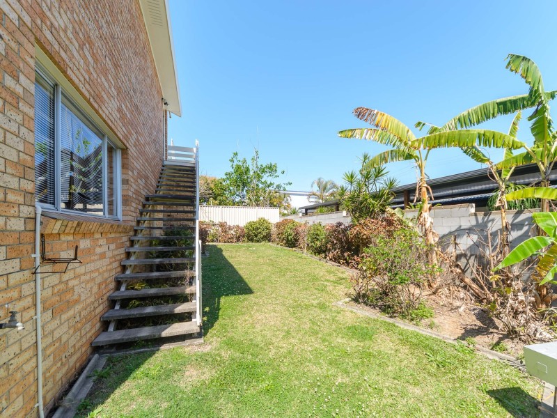 12 Waratah Avenue, Biggera Waters QLD 4216