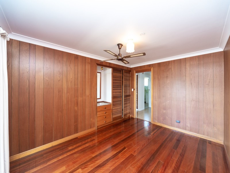 12 Waratah Avenue, Biggera Waters QLD 4216