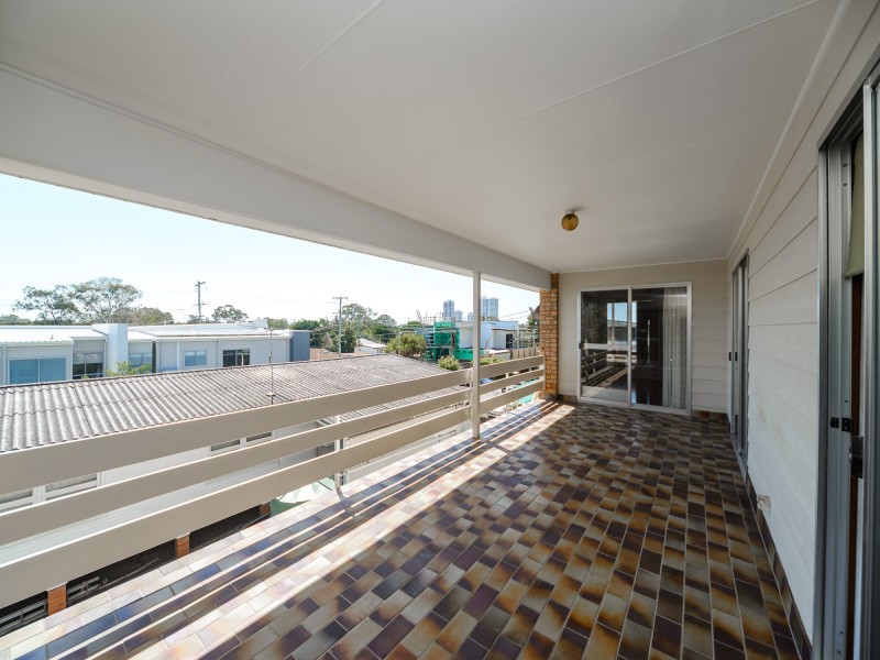 12 Waratah Avenue, Biggera Waters QLD 4216