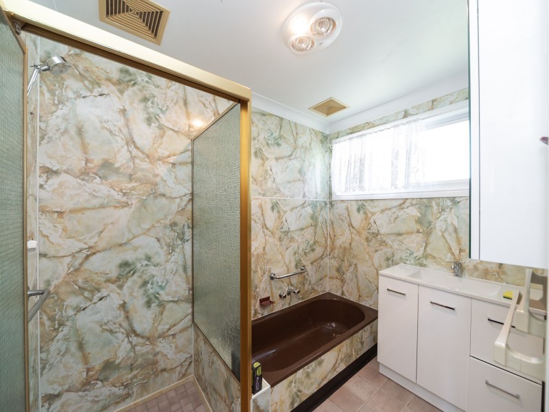 12 Waratah Avenue, Biggera Waters QLD 4216