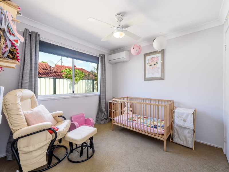 4 Dubbo Court, Helensvale QLD 4212