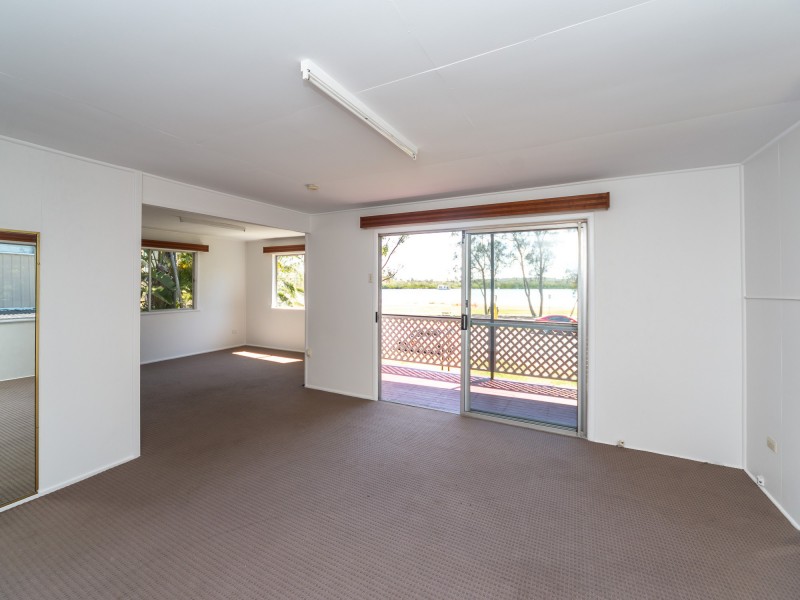 39 The Esplanade, Coombabah QLD 4216