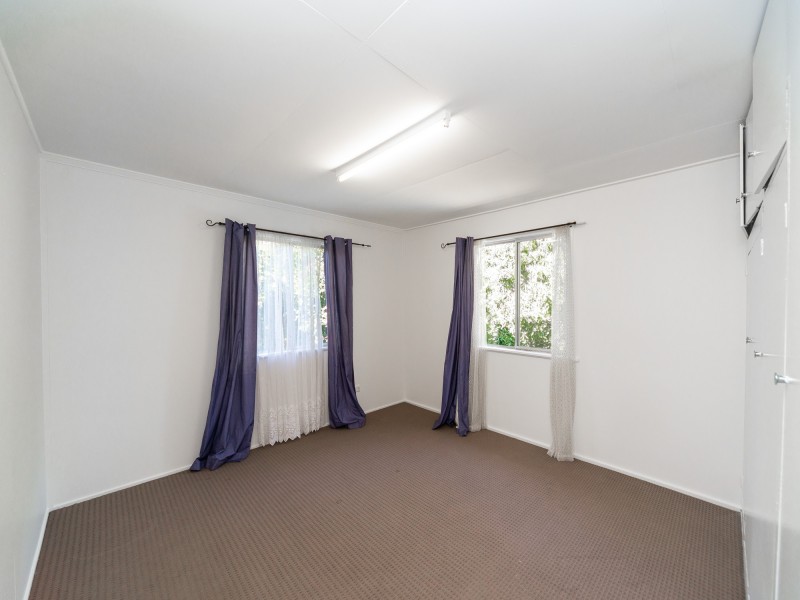 39 The Esplanade, Coombabah QLD 4216