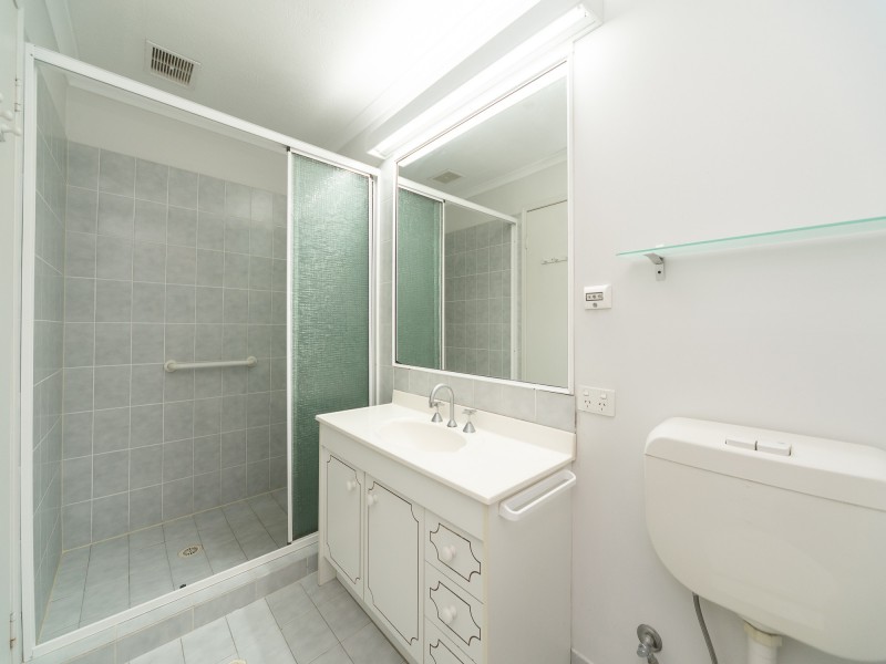 15 Burrendong Road, Coombabah QLD 4216