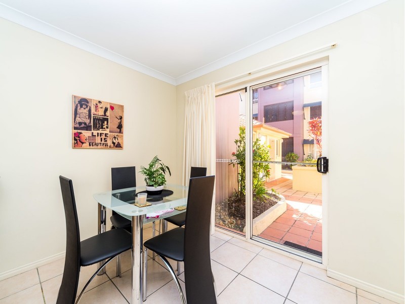 3/89 Bayview Street, Runaway Bay QLD 4216