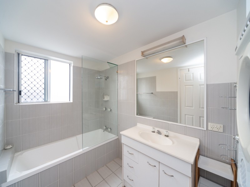 4/496 Marine Parade, Biggera Waters QLD 4216