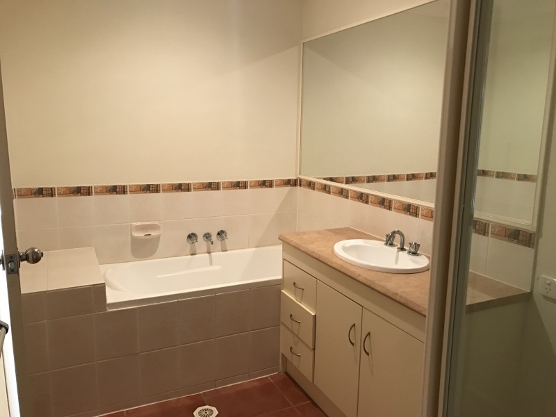 1/1 Firecrest Close, Upper Coomera QLD 4209