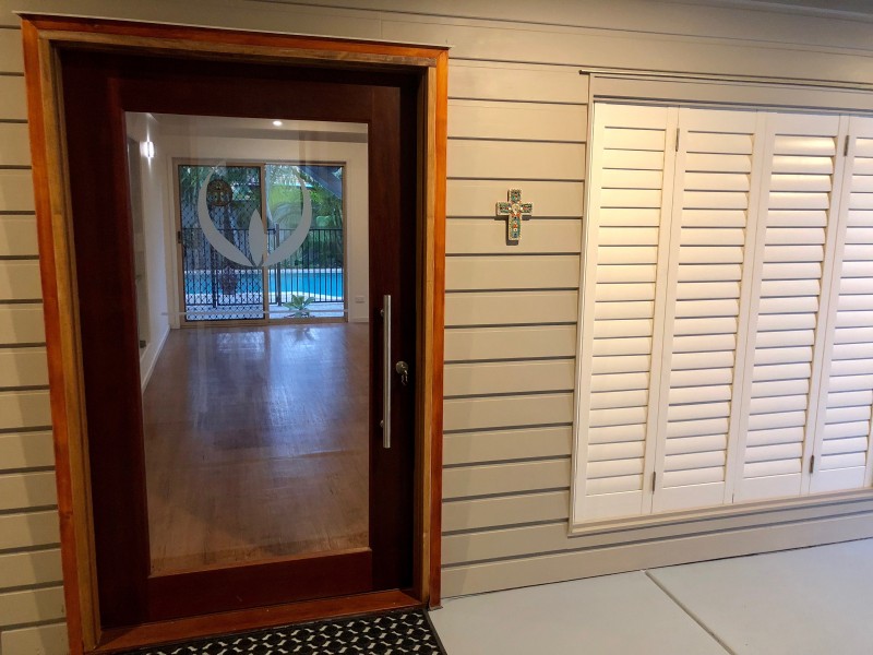 11 Plover Avenue, Paradise Point QLD 4216