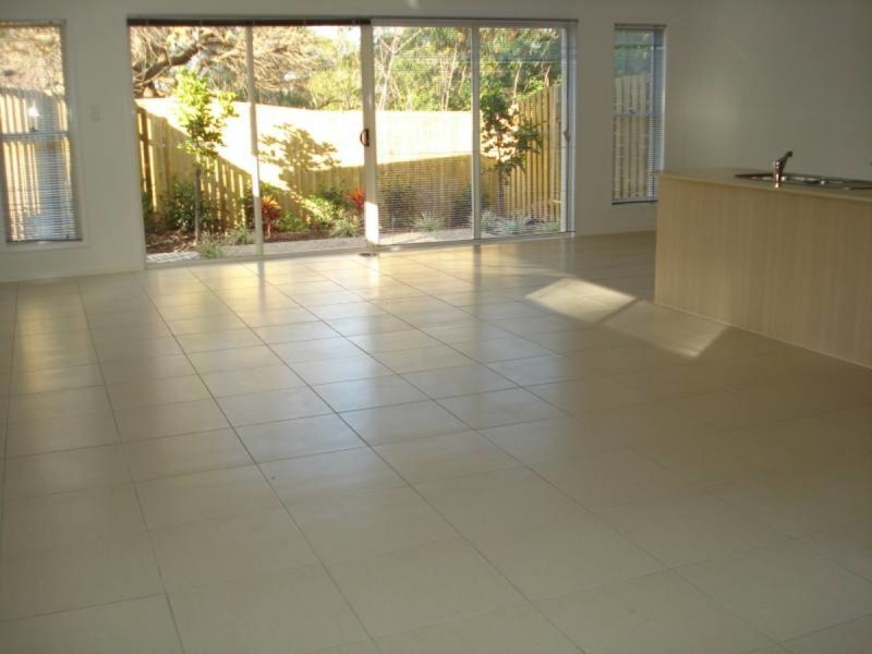 5/49 Usher Avenue, Labrador QLD 4215