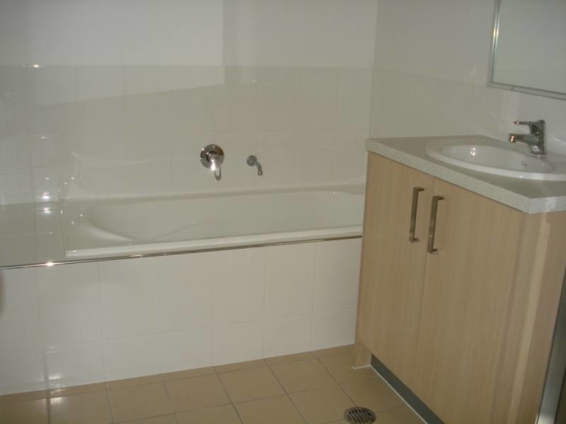 5/49 Usher Avenue, Labrador QLD 4215