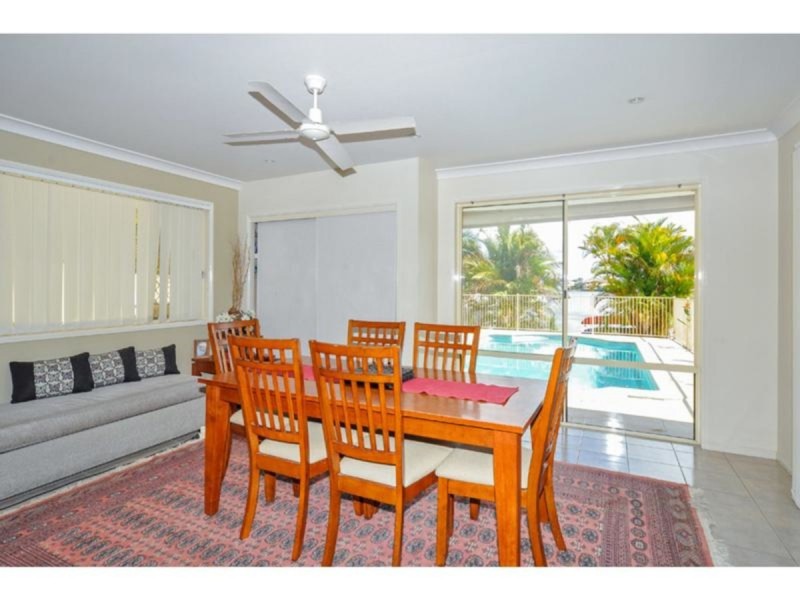 9 Oyster Cove Promenade, Helensvale QLD 4212