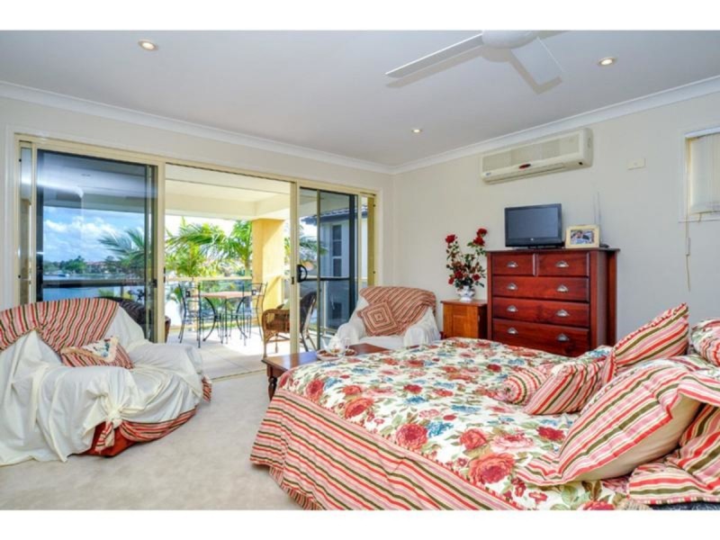 9 Oyster Cove Promenade, Helensvale QLD 4212