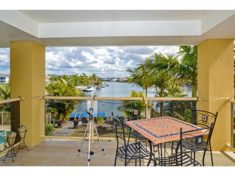 9 Oyster Cove Promenade, Helensvale QLD 4212