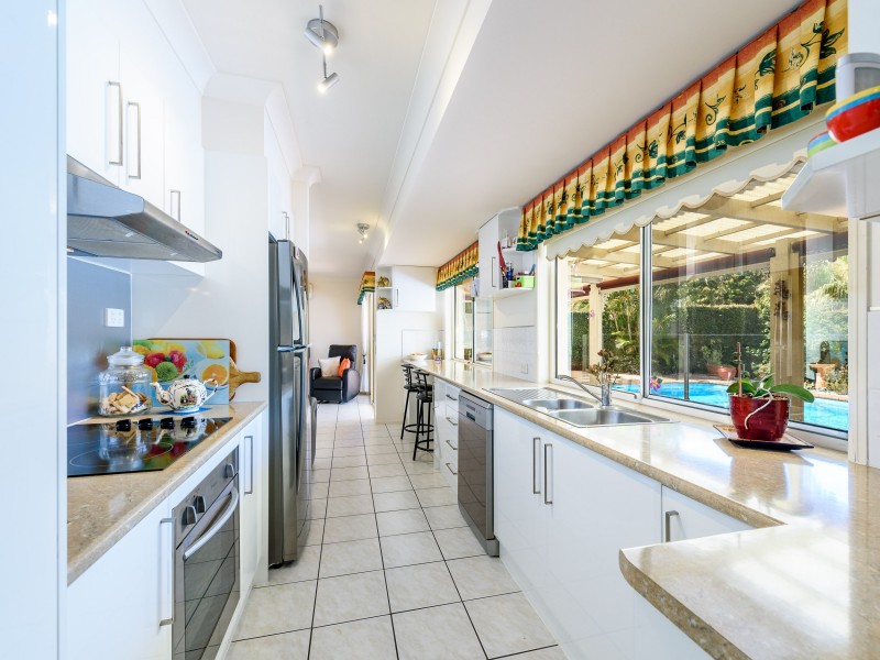 64 Burrendong Road, Coombabah QLD 4216