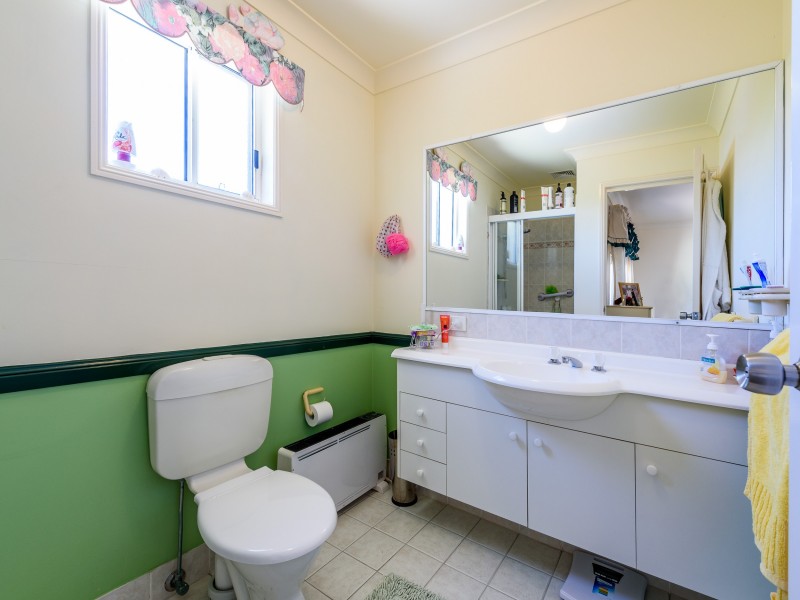 64 Burrendong Road, Coombabah QLD 4216