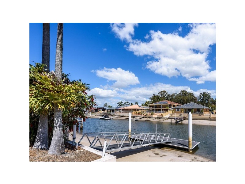 340 Bayview Street, Hollywell QLD 4216