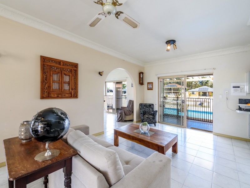 340 Bayview Street, Hollywell QLD 4216