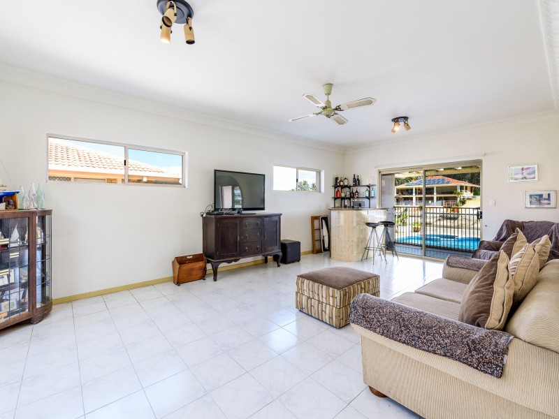 340 Bayview Street, Hollywell QLD 4216