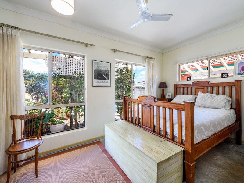 340 Bayview Street, Hollywell QLD 4216