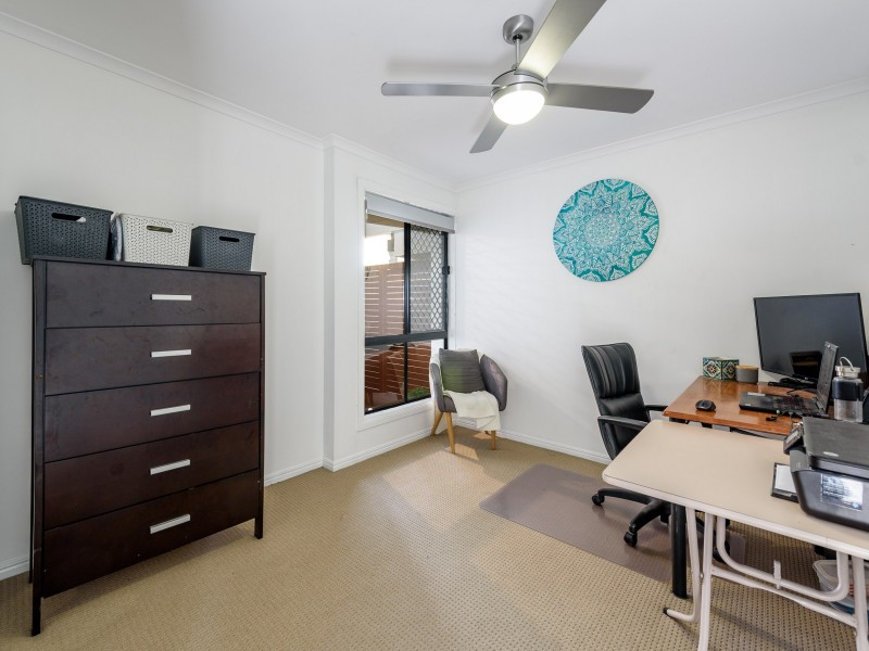2/28 Errol Avenue, Paradise Point QLD 4216