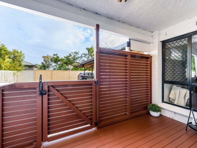 2/28 Errol Avenue, Paradise Point QLD 4216