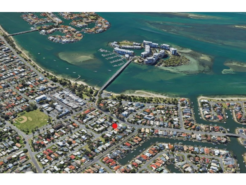 2/28 Errol Avenue, Paradise Point QLD 4216