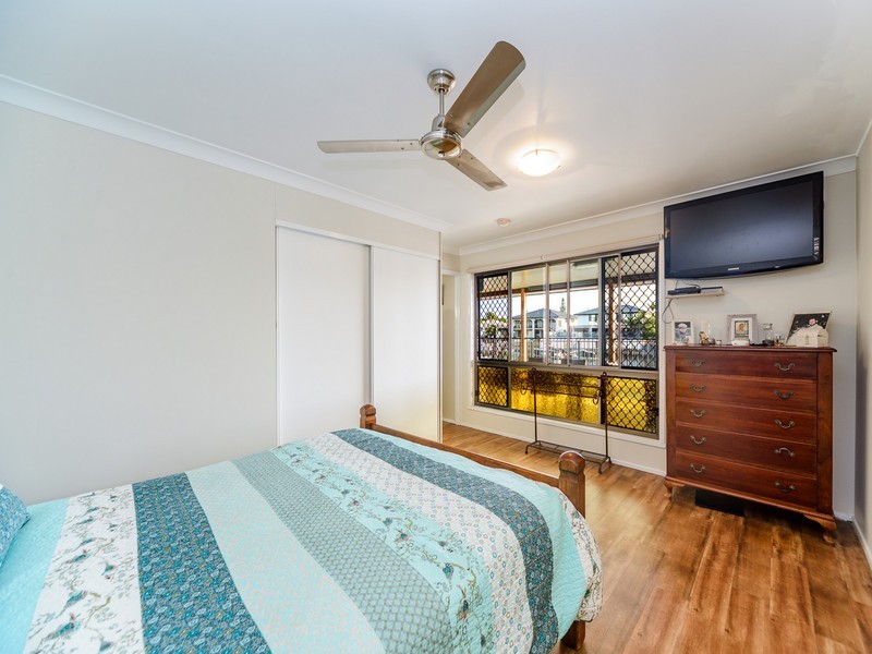 382 Bayview Street, Hollywell QLD 4216